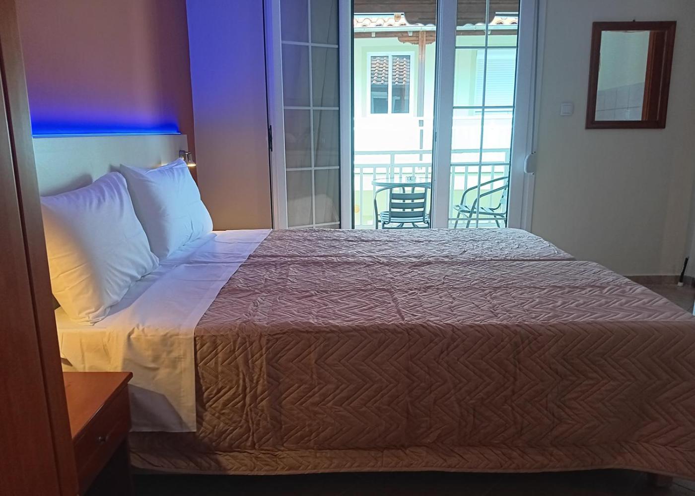 Oasis Blue Inn 렙토카리아 외부 사진