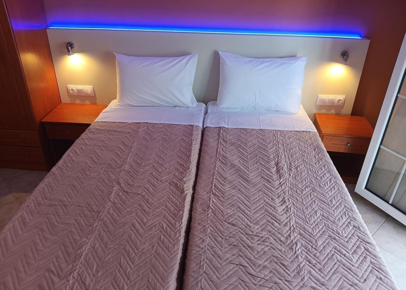 Oasis Blue Inn 렙토카리아 외부 사진